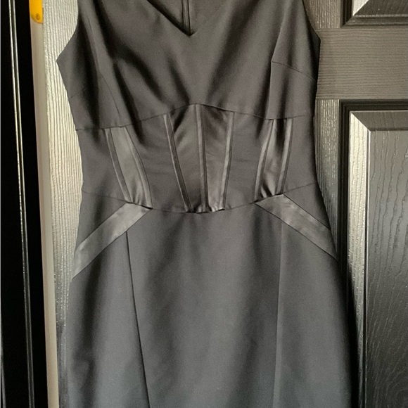 Cache Elegant, Yet Classic Black Fitted Dress - Picture 1 of 8